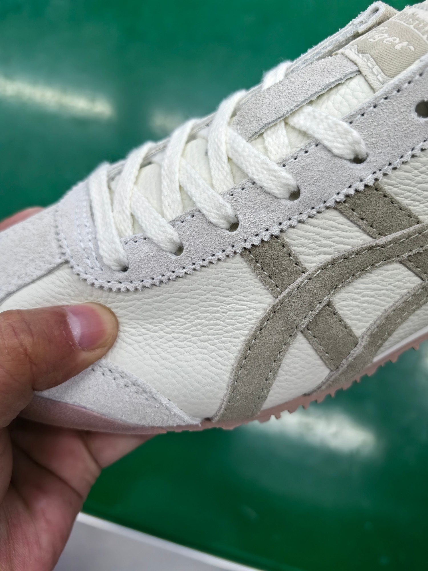 ⬆️23640-Asics-489 gallery