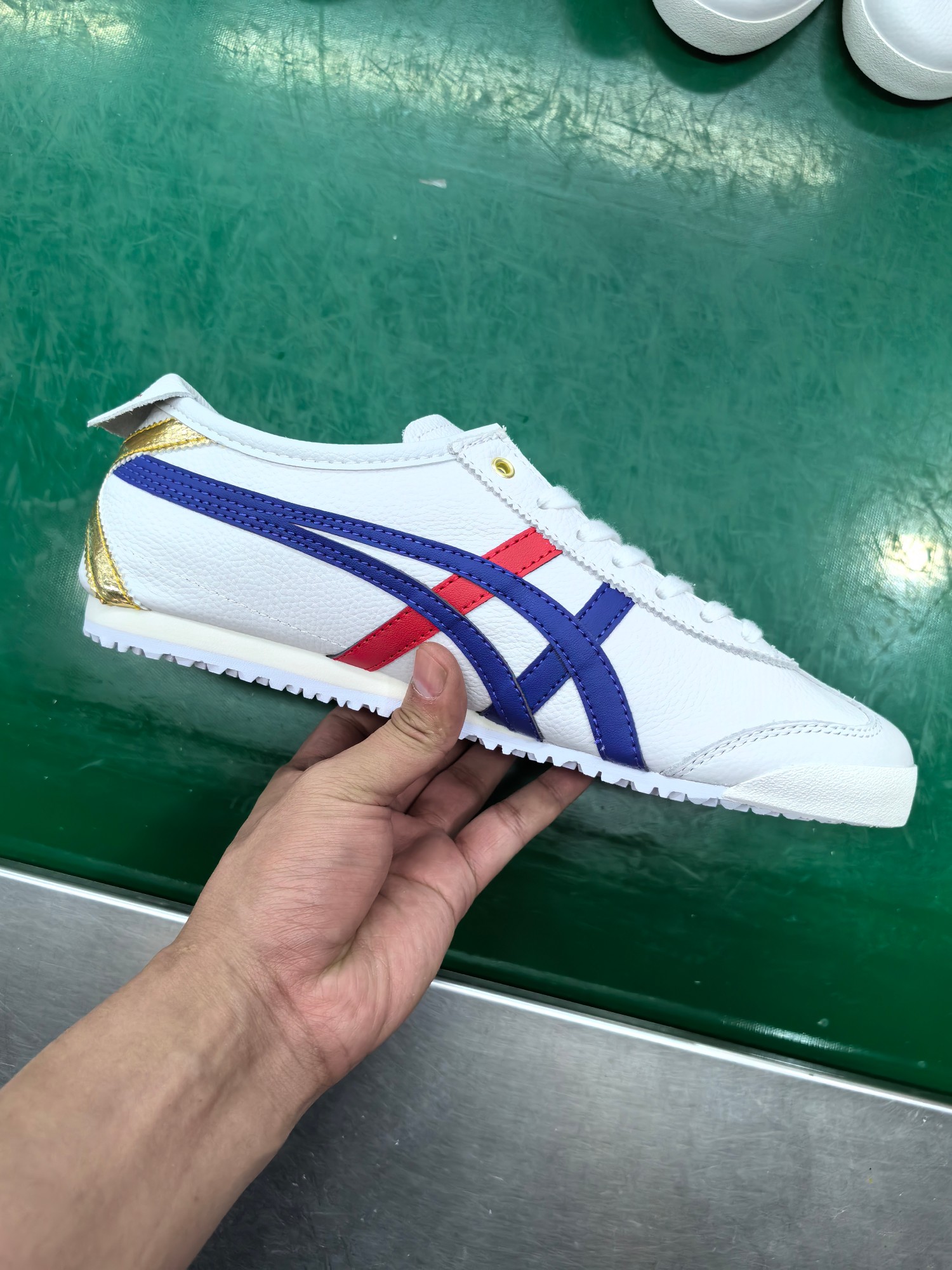 ⬆️23640-Asics-489 gallery