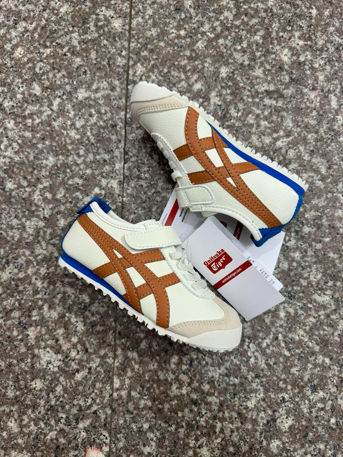 ⬆️23650-Asics-368 gallery