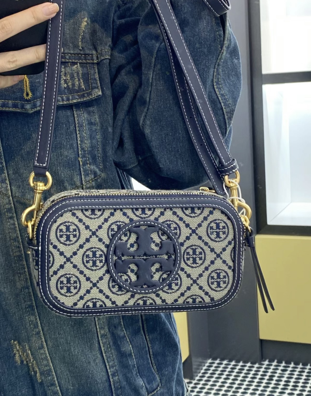 ⬆️23654-Tory Burch-715 gallery