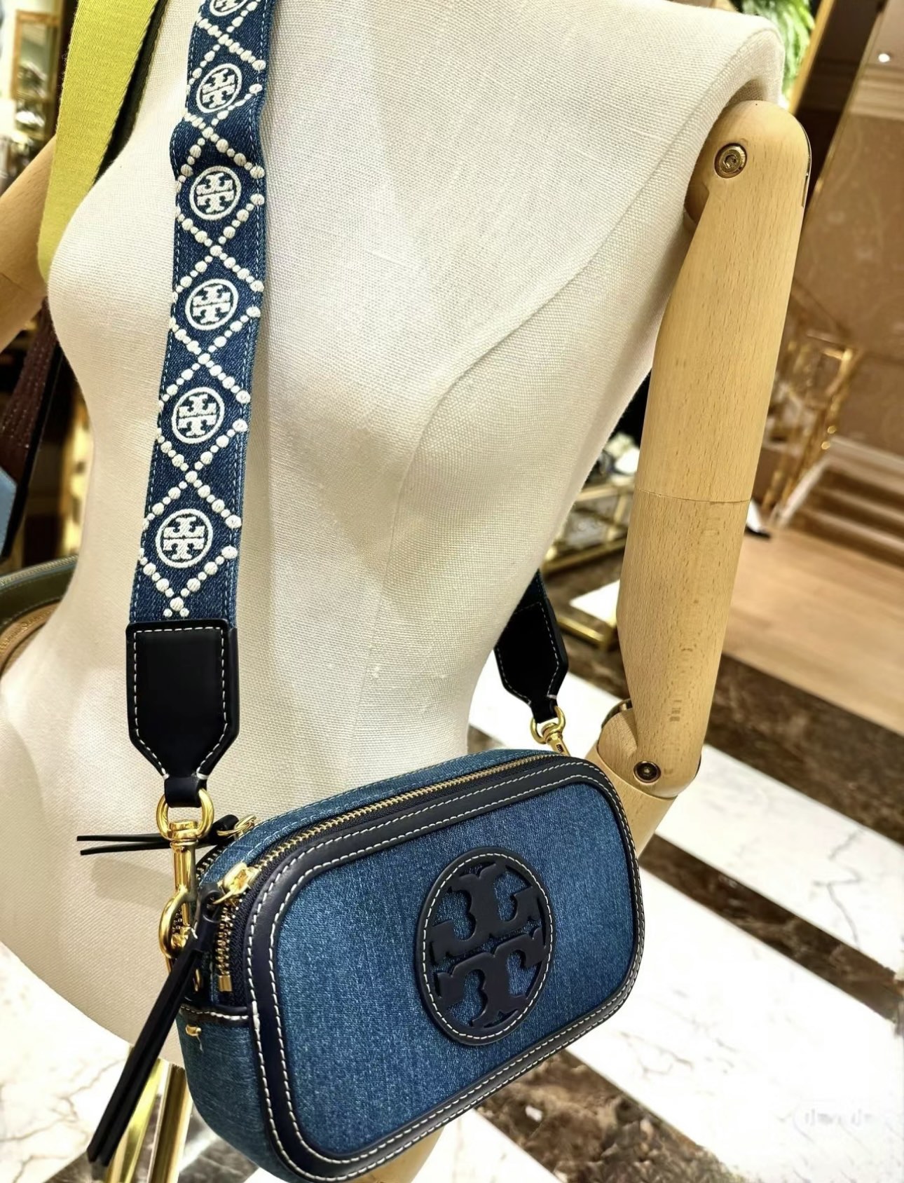 ⬆️23654-Tory Burch-715 gallery