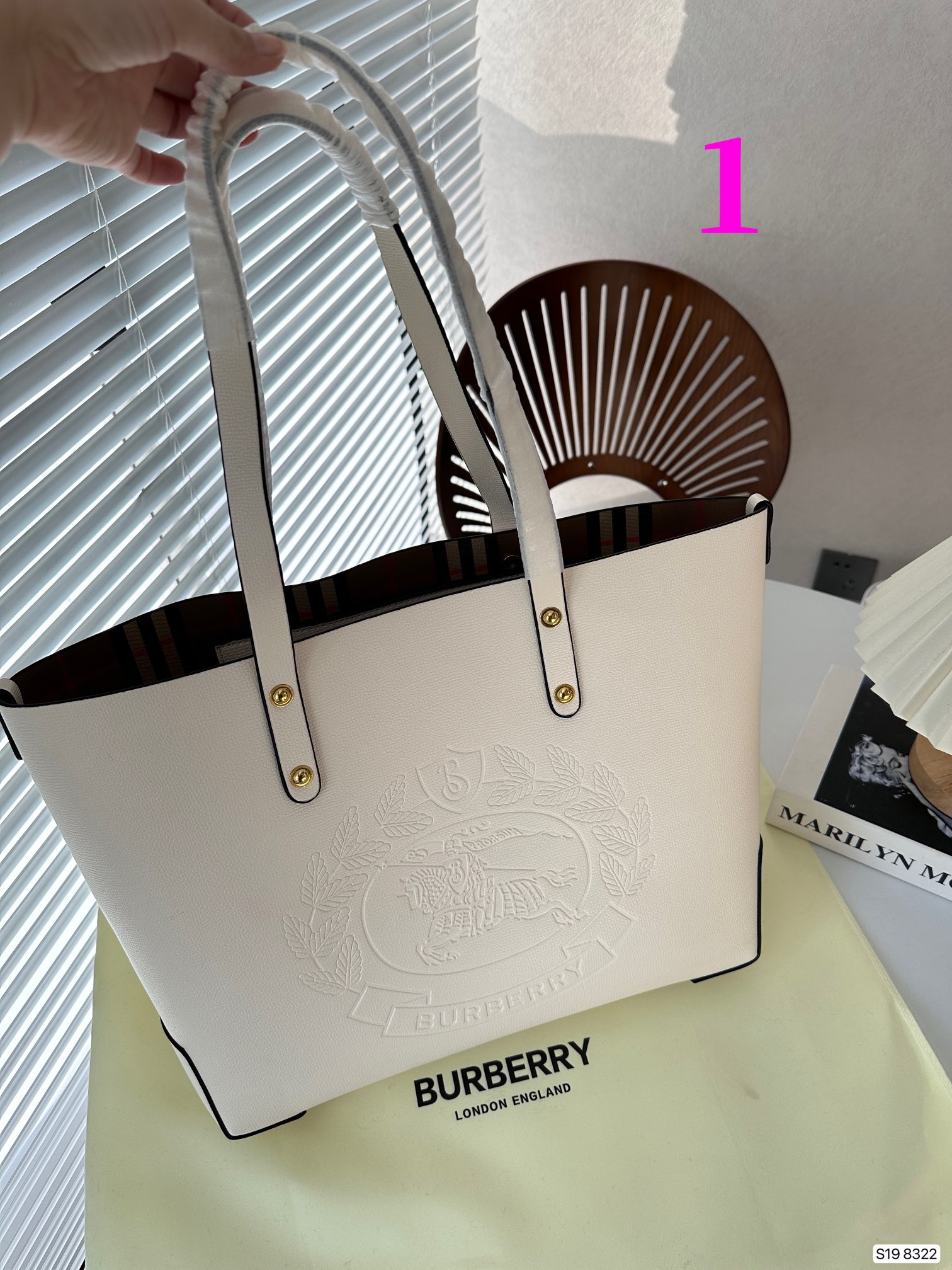 ⬆️23668-Burberry-445 gallery