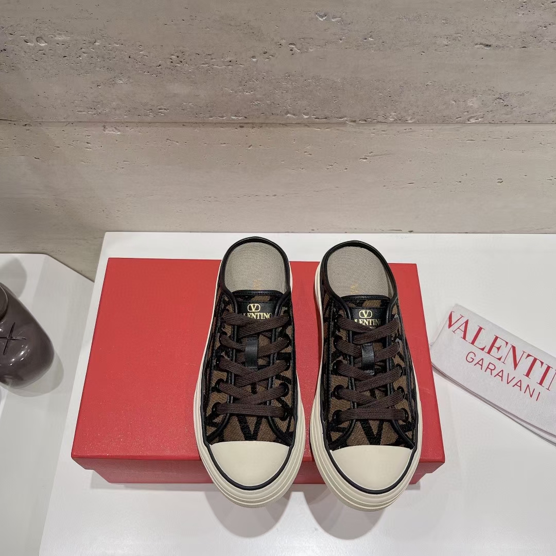 ⬆️23669--Valentino-745 gallery