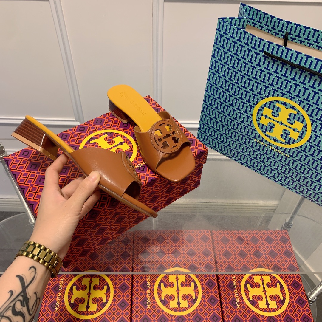 ⬆️23674-Tory Burch-535 gallery