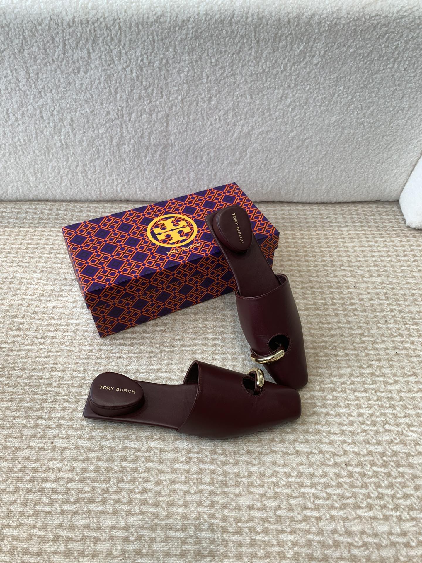 ⬆️23713-Tory Burch-888 gallery