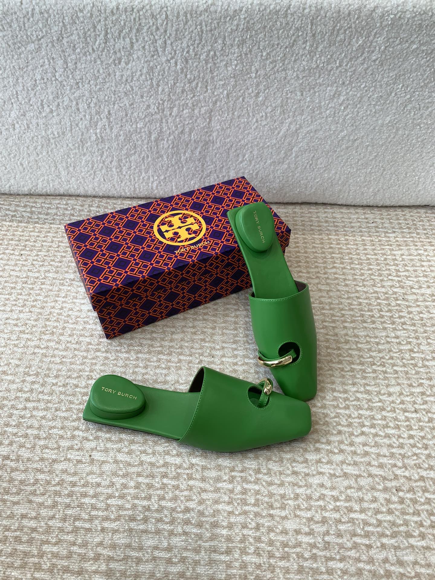 ⬆️23713-Tory Burch-888 gallery