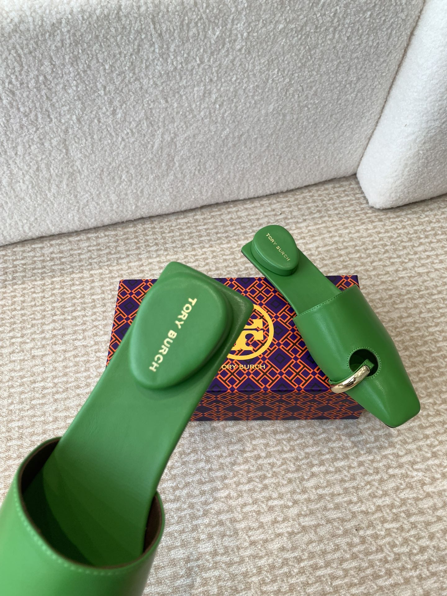 ⬆️23713-Tory Burch-888 gallery