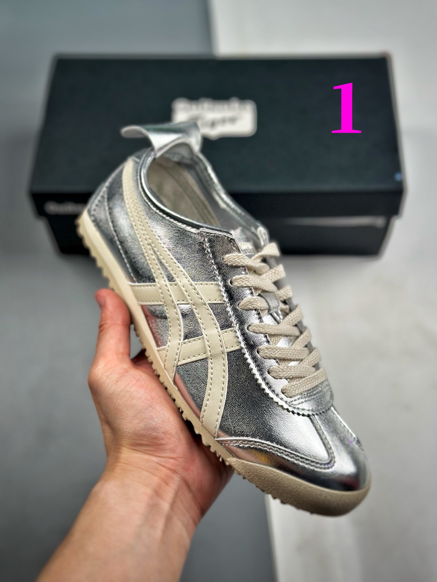 ⬆️23722-Asics-489 gallery