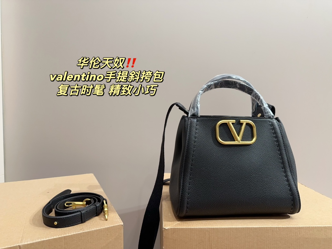 ⬆️23724--Valentino-500 gallery