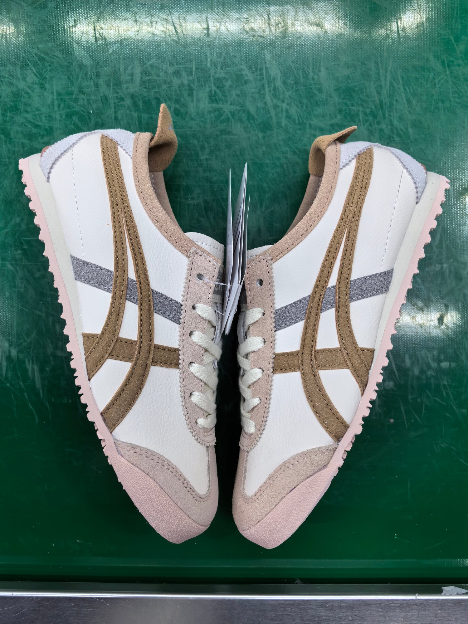 ⬆️23726-Asics-489 gallery