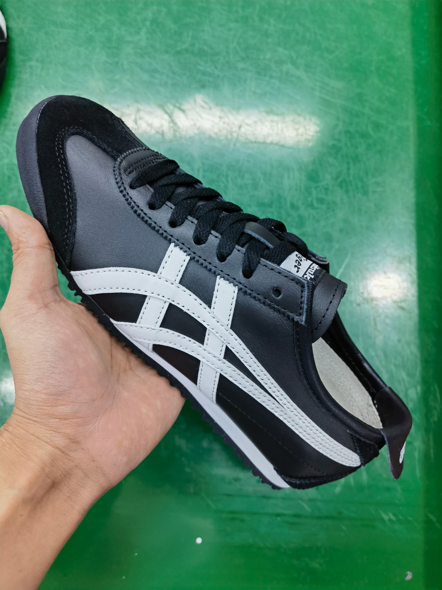 ⬆️23726-Asics-489 gallery