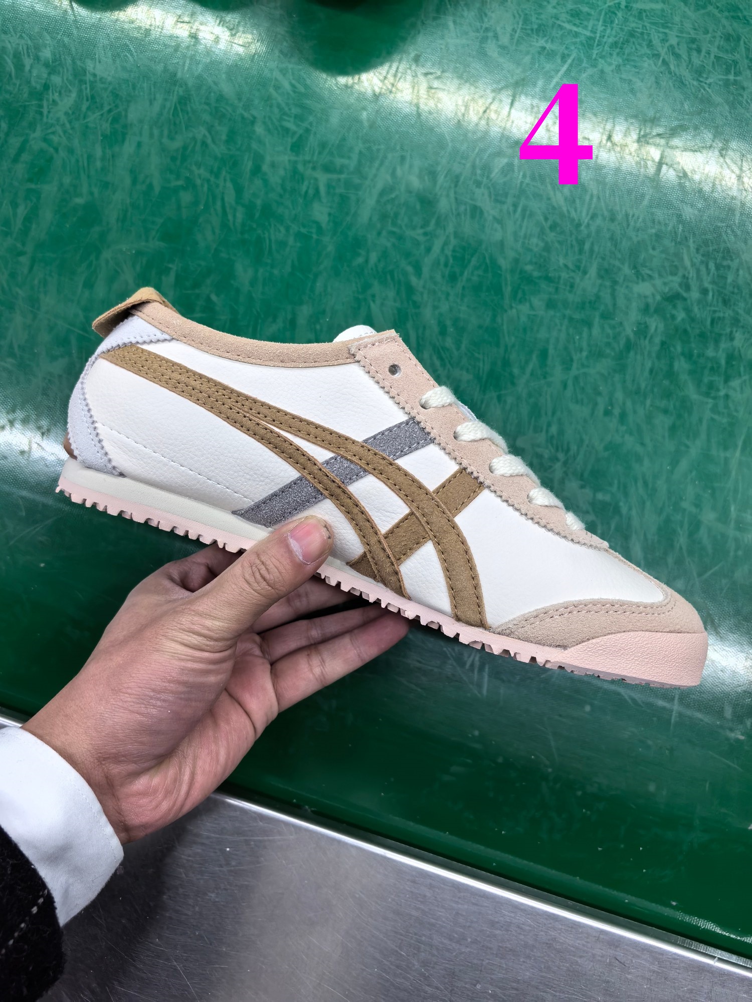 ⬆️23726-Asics-489 gallery