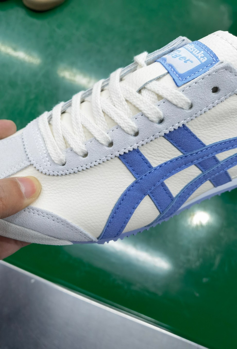 ⬆️23726-Asics-489 gallery