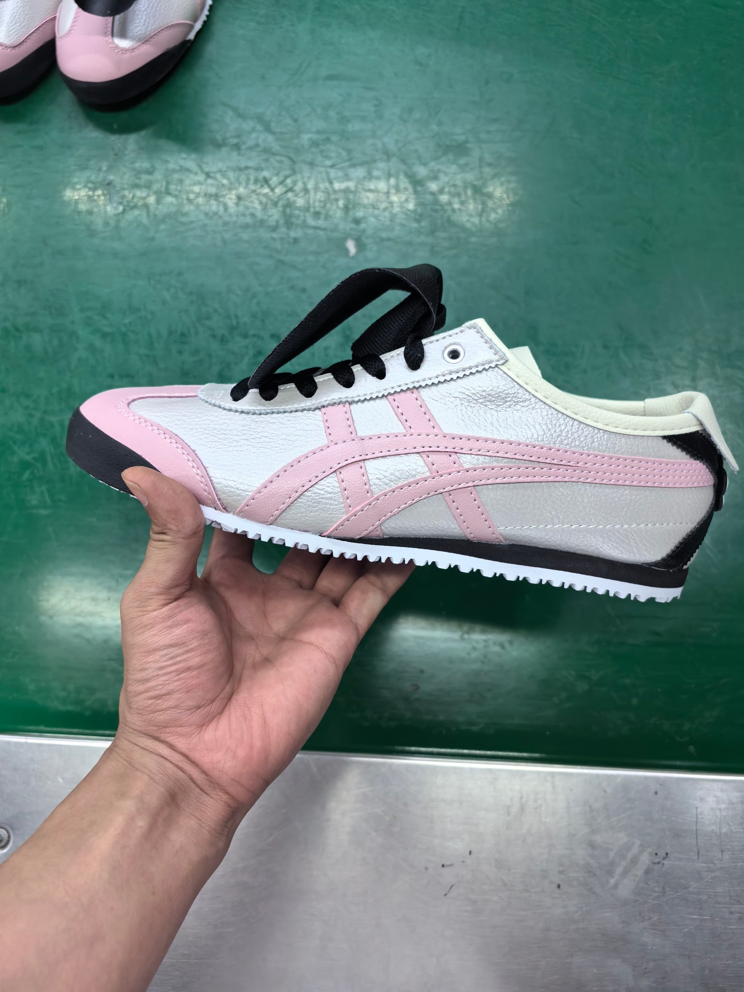 ⬆️23726-Asics-489 gallery