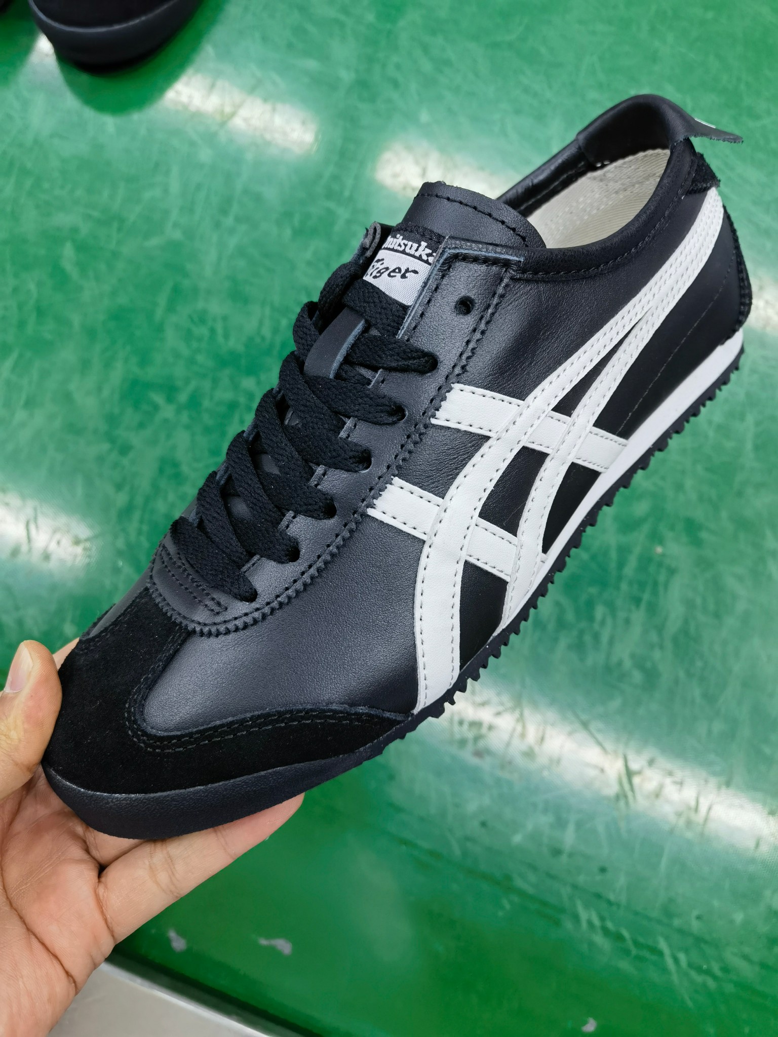 ⬆️23726-Asics-489 gallery