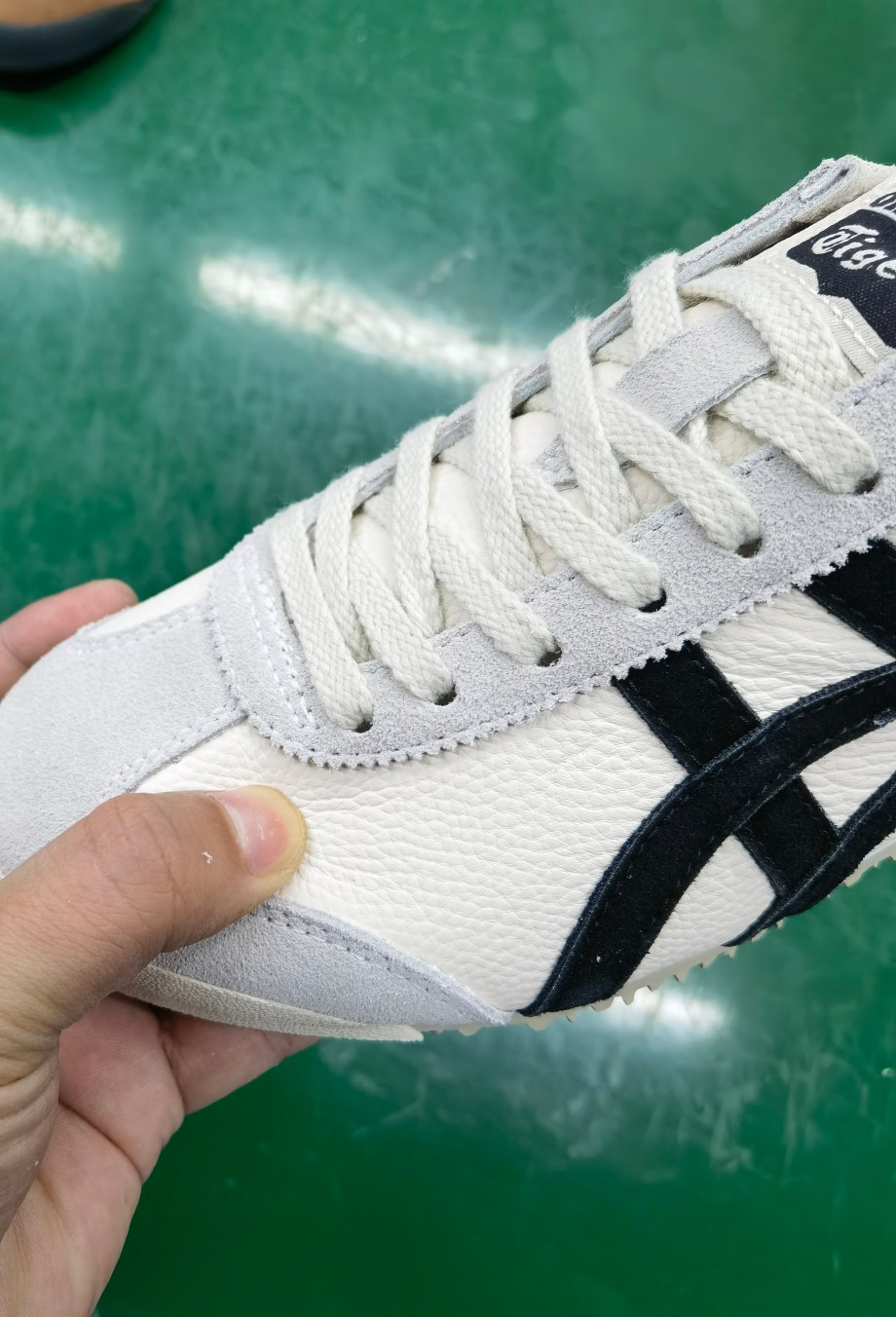 ⬆️23726-Asics-489 gallery