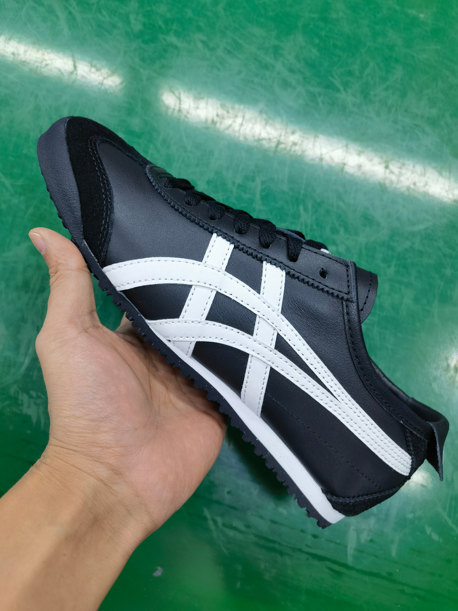 ⬆️23726-Asics-489 gallery