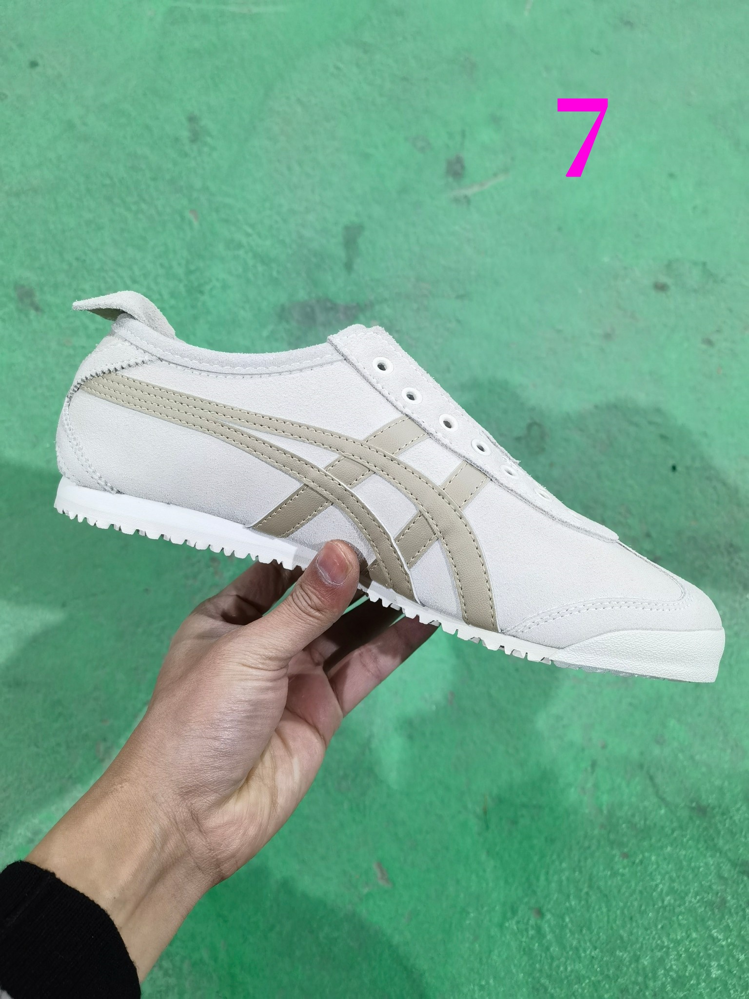 ⬆️23726-Asics-489 gallery