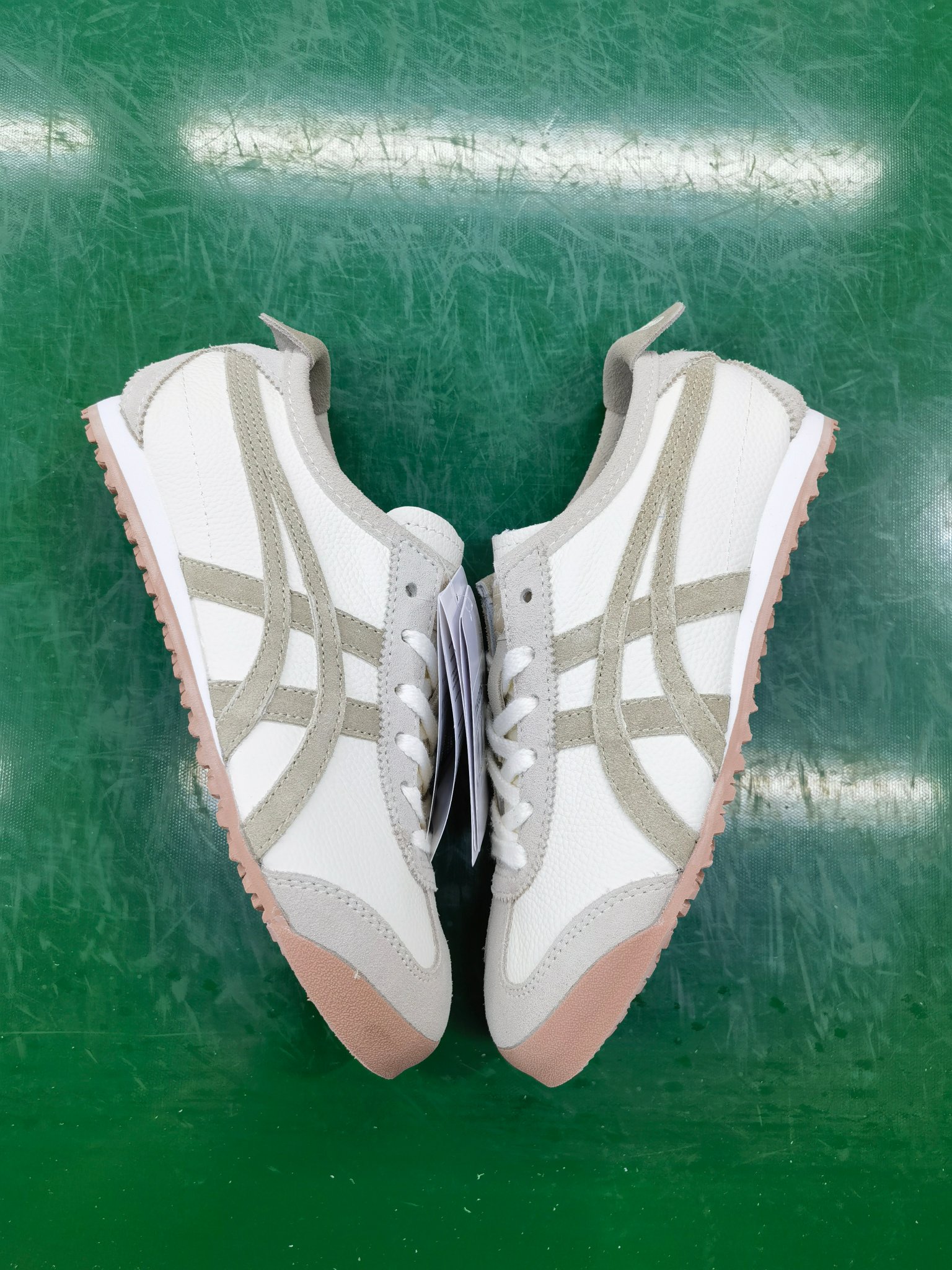 ⬆️23726-Asics-489 gallery