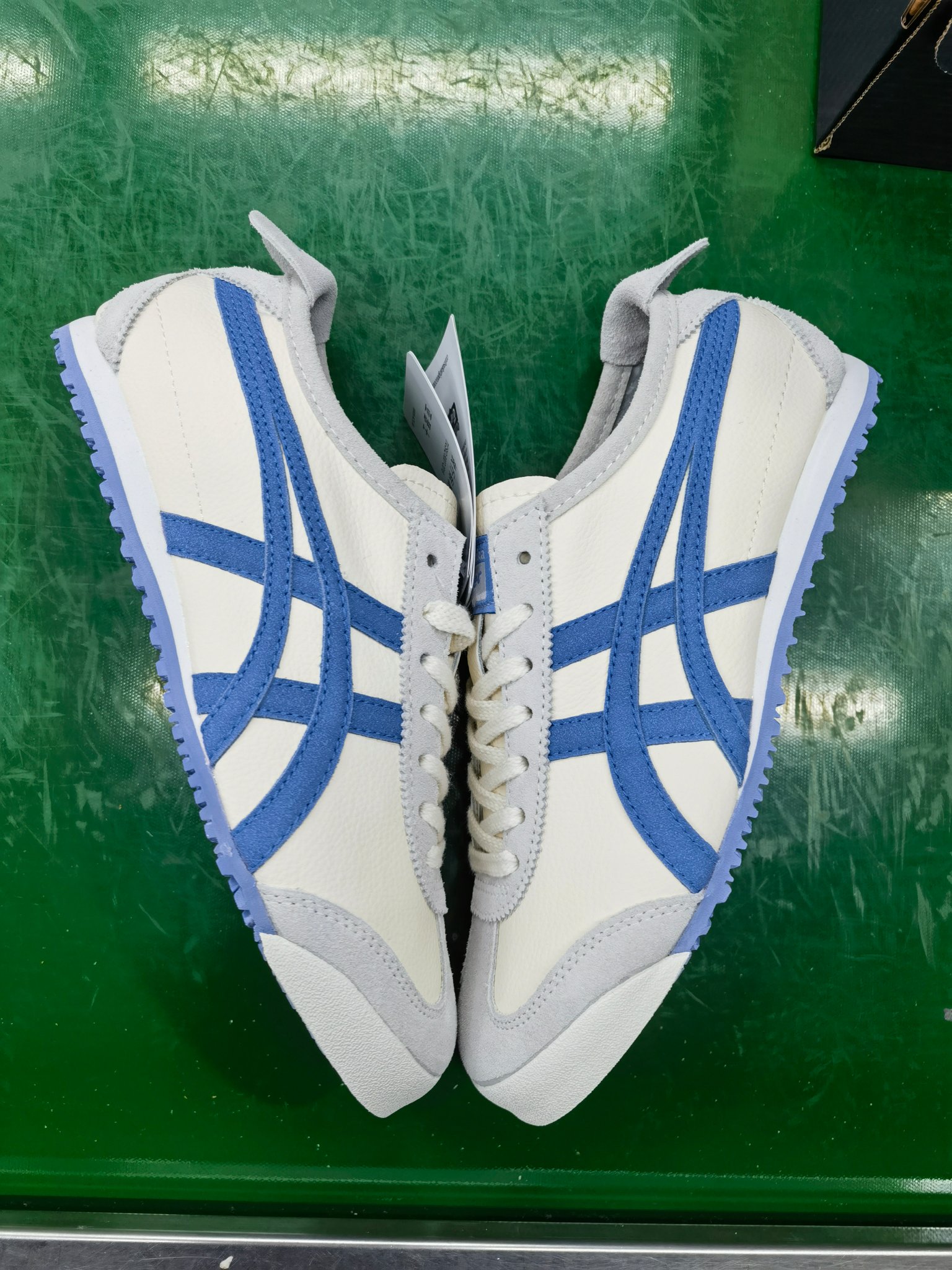 ⬆️23726-Asics-489 gallery