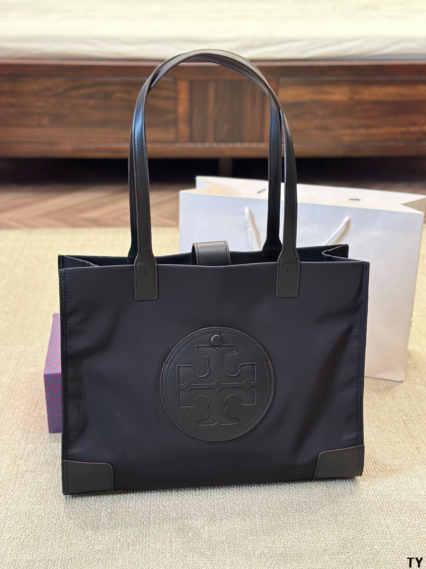 ⬆️23731-Tory Burch-455 gallery