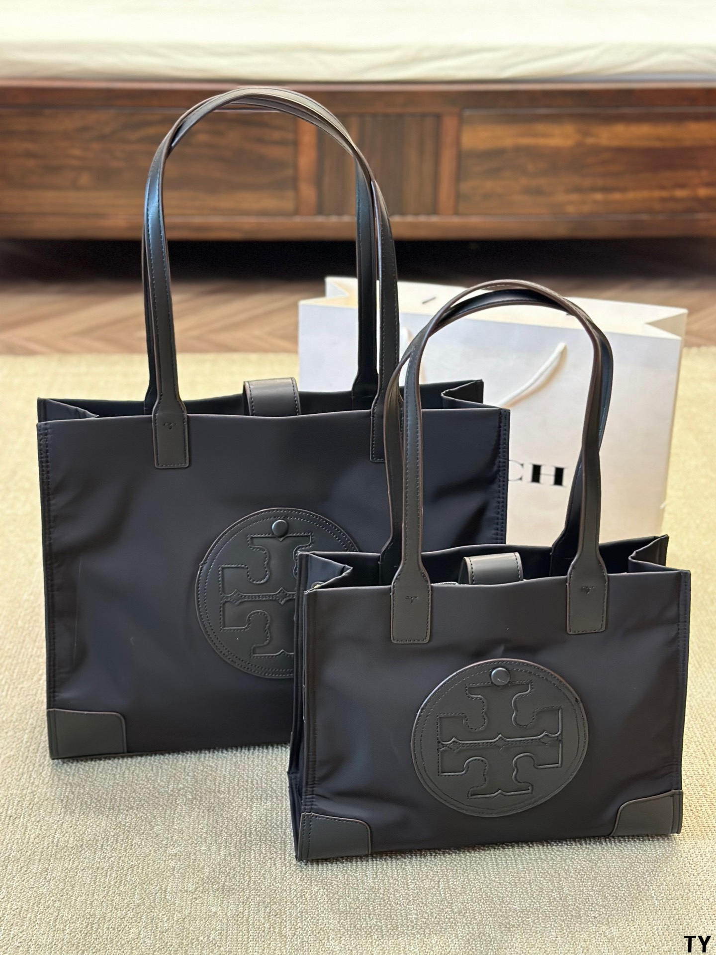 ⬆️23731-Tory Burch-455 gallery