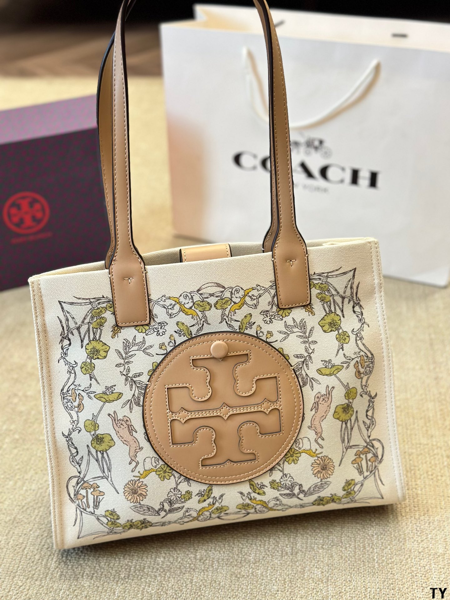 ⬆️23770-Tory Burch-465 gallery