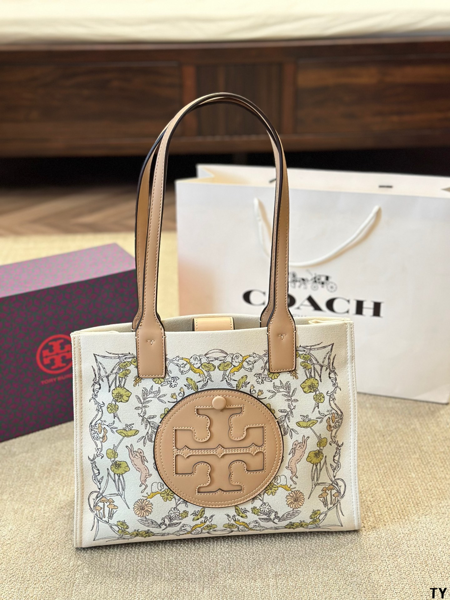 ⬆️23770-Tory Burch-465 gallery