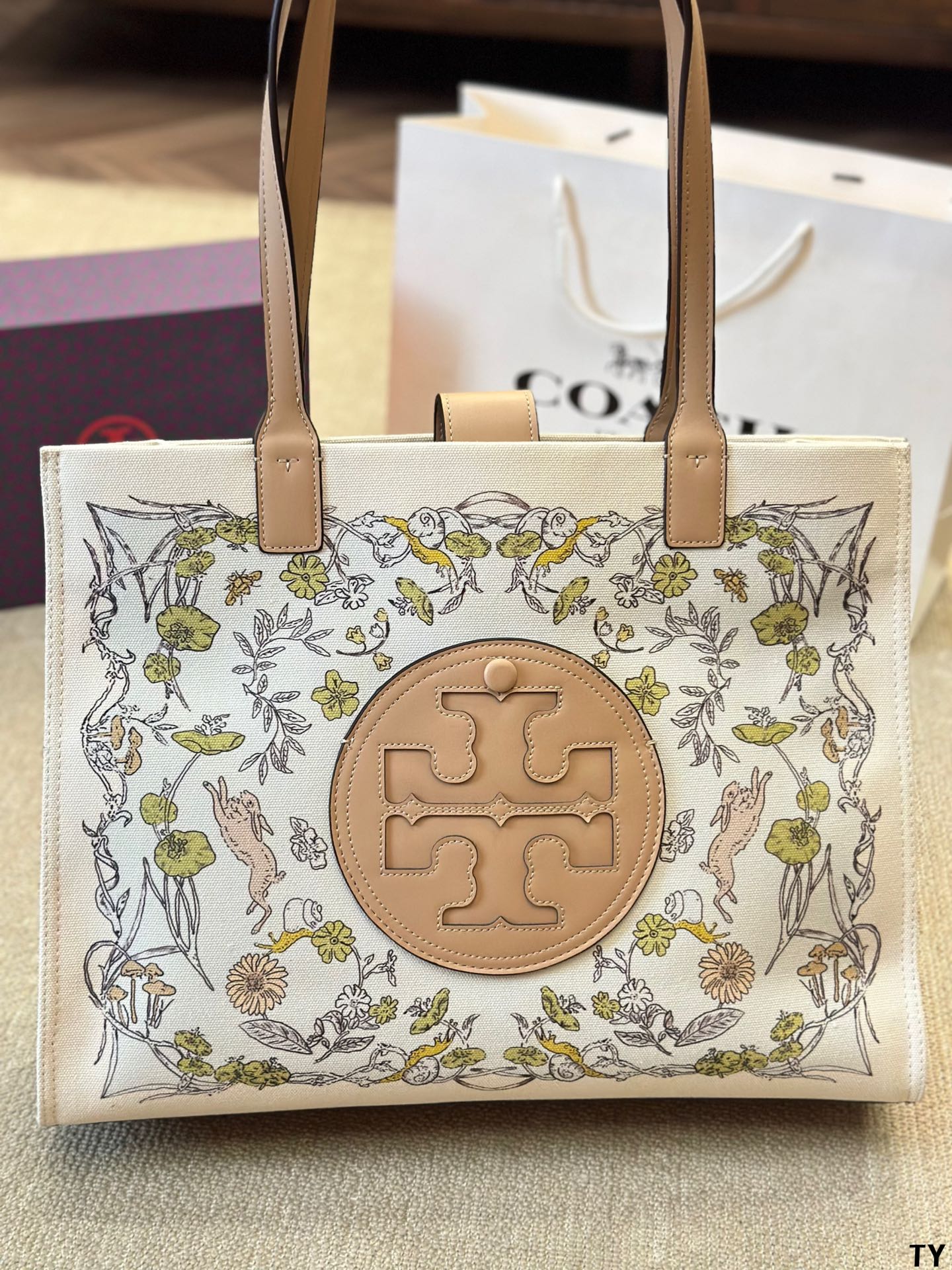 ⬆️23770-Tory Burch-465 gallery