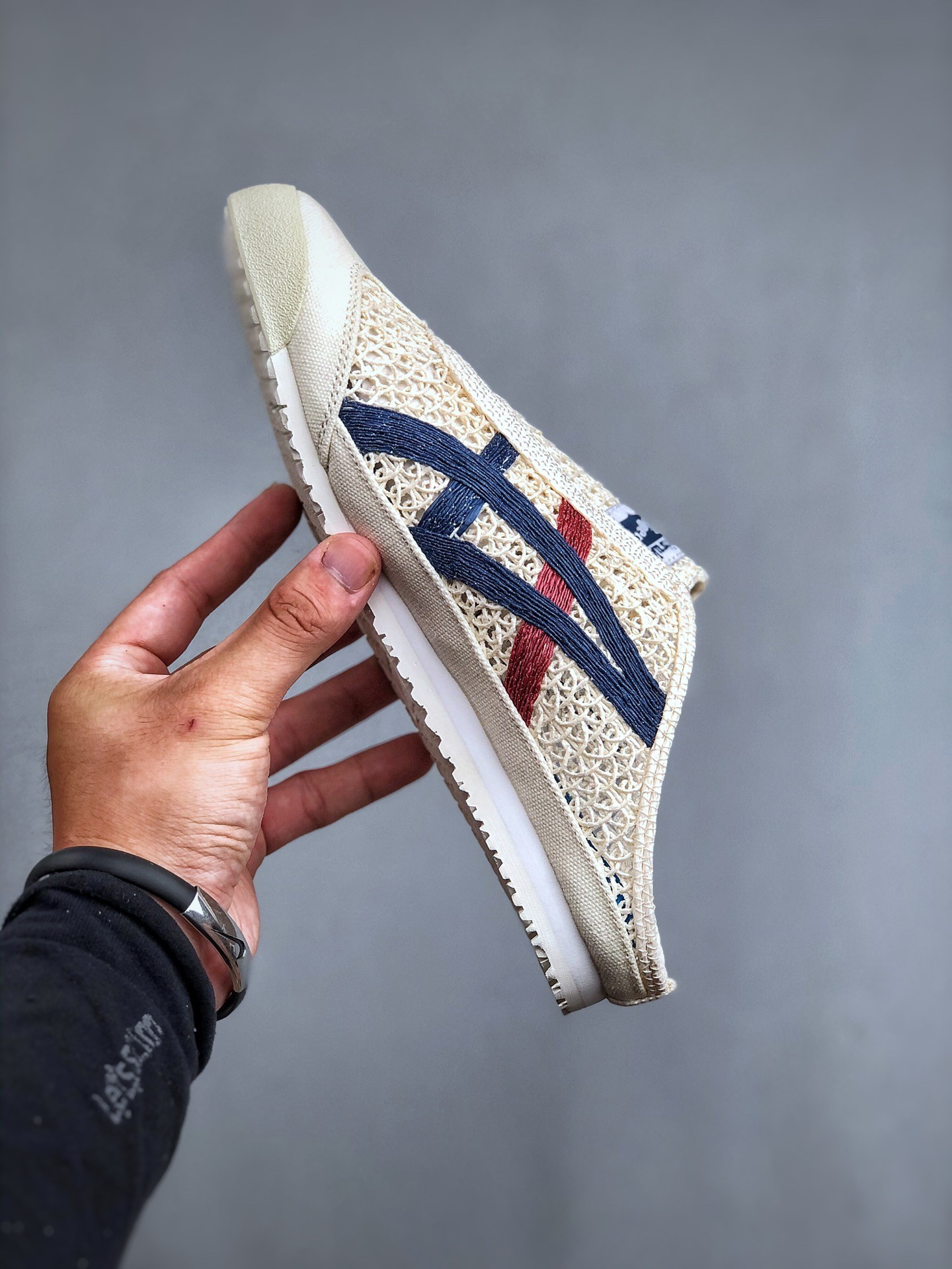 ⬆️23777-Asics-488 gallery