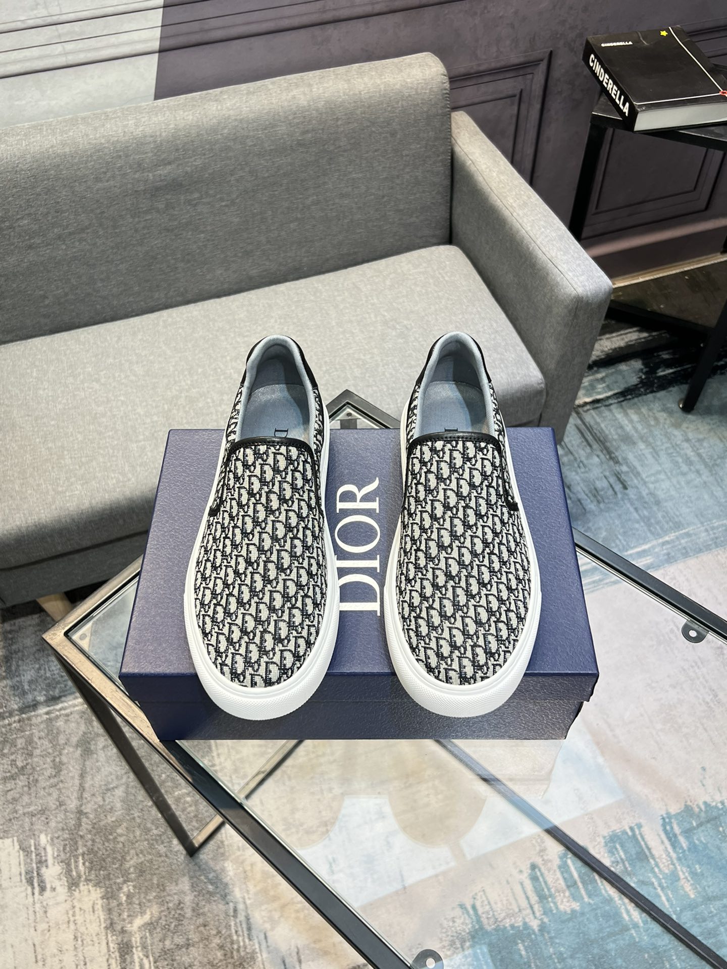 ⬆️23784-DIOR-650 gallery