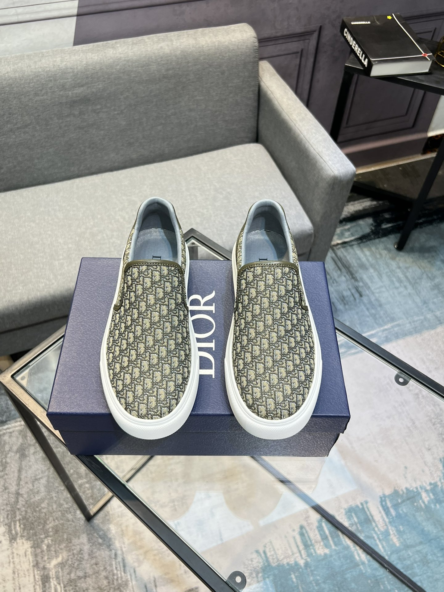 ⬆️23784-DIOR-650 gallery