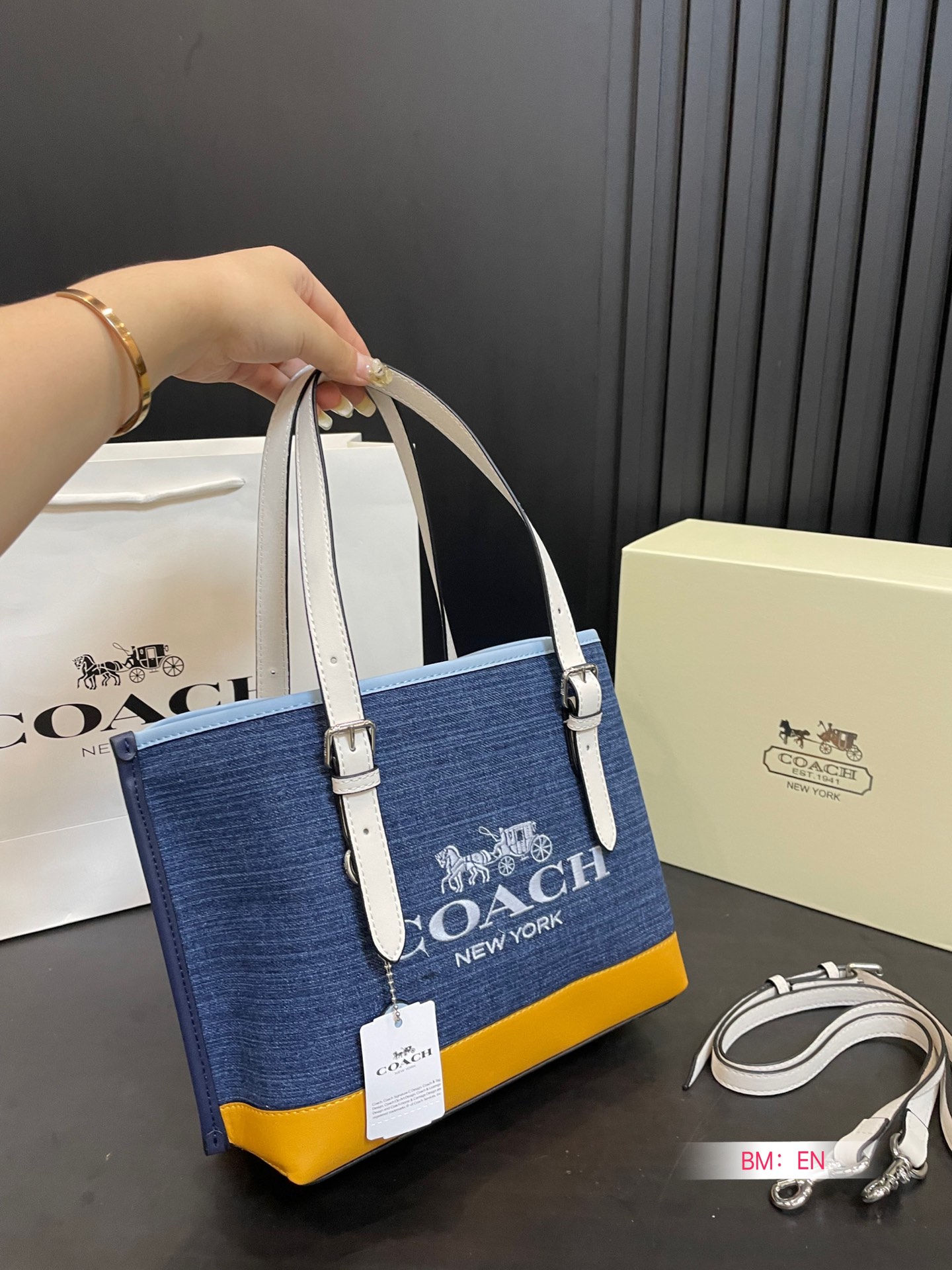 ⬆️23787-COACH-438 gallery