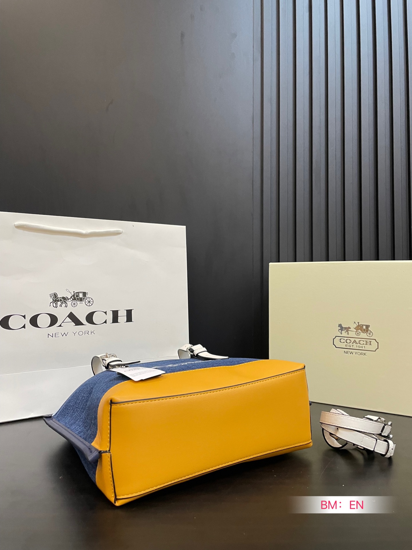 ⬆️23787-COACH-438 gallery