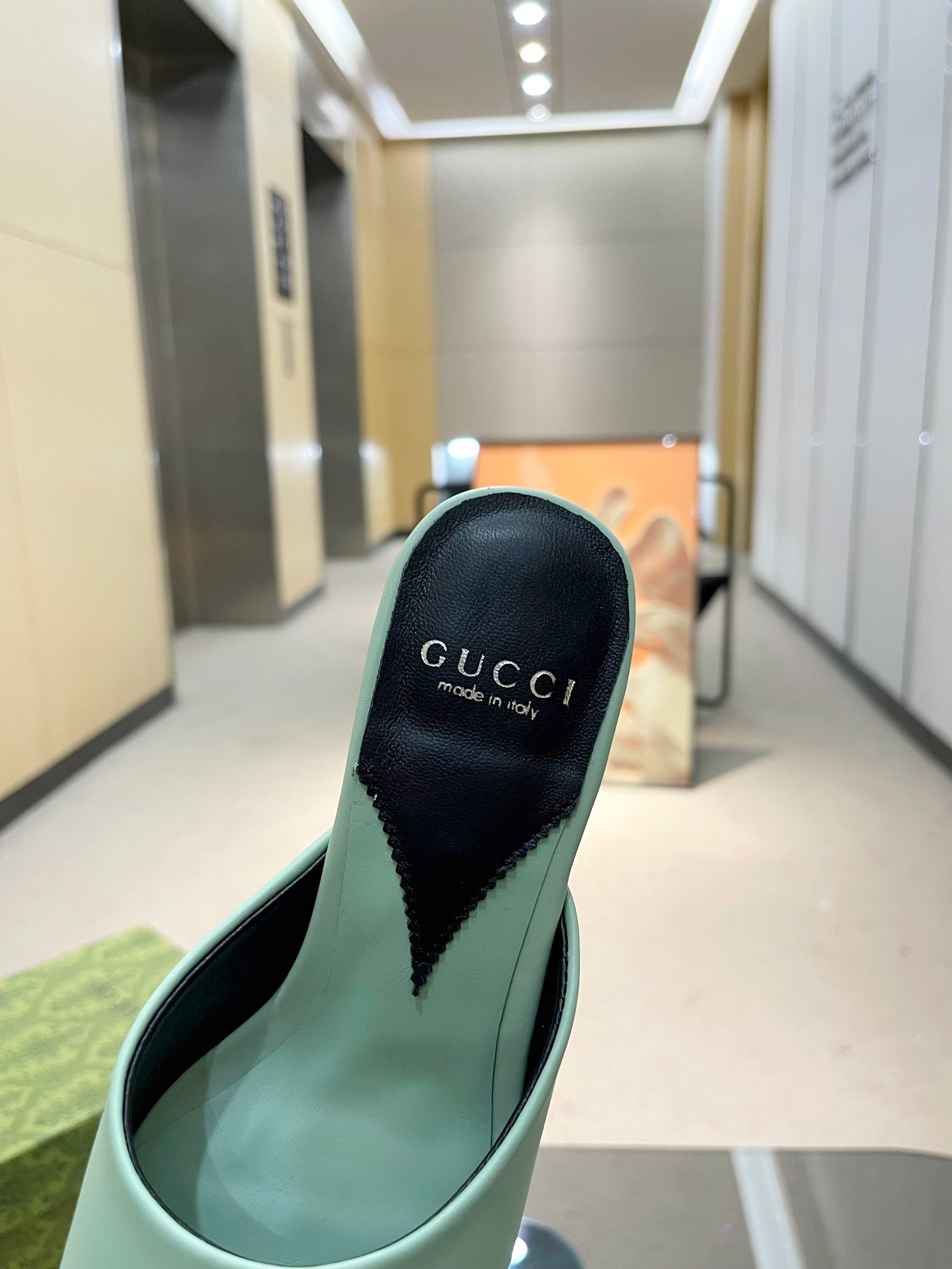 😀23852-Gucci-805 gallery