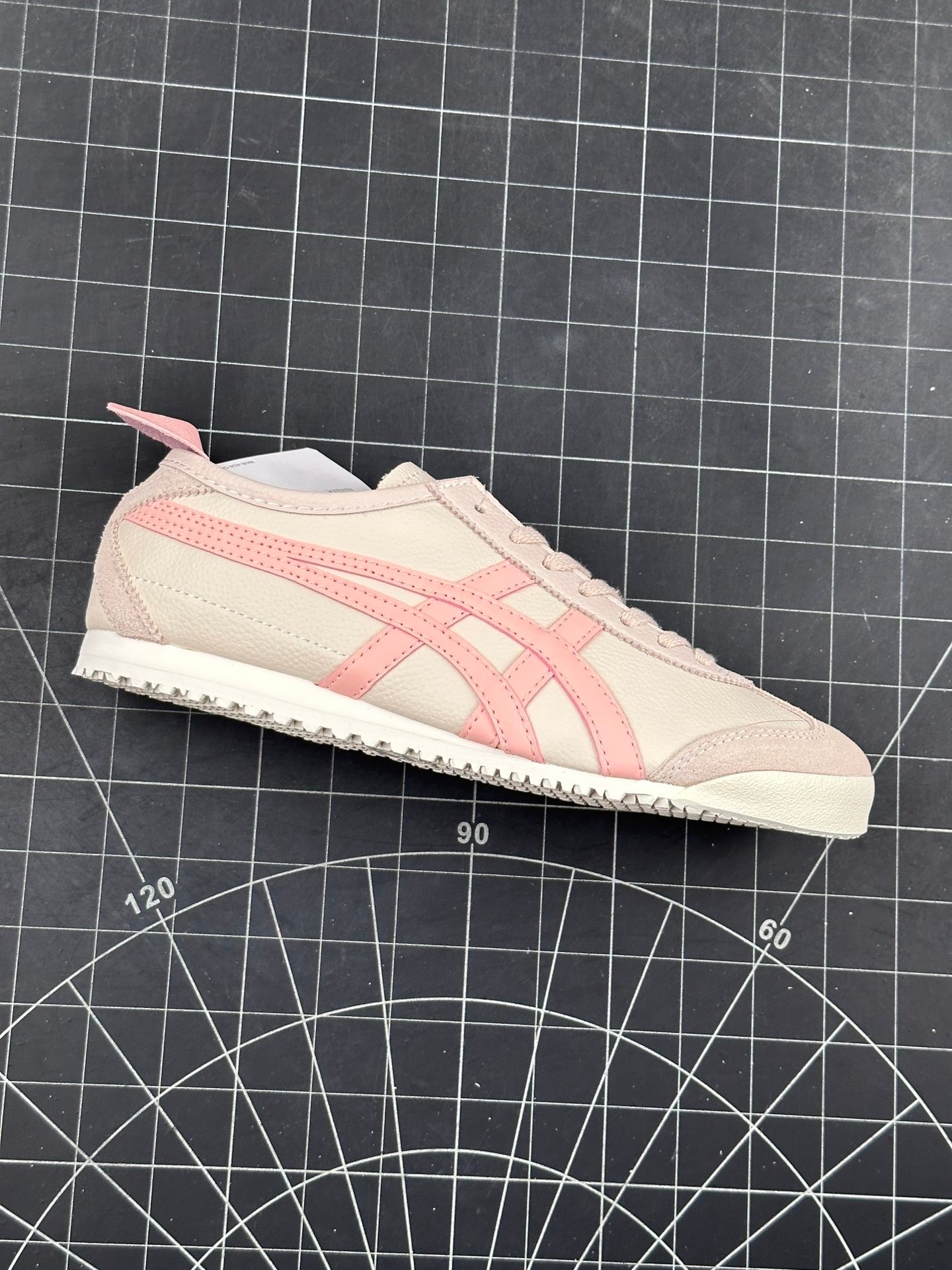 ⬆️23855-Asics-410 gallery