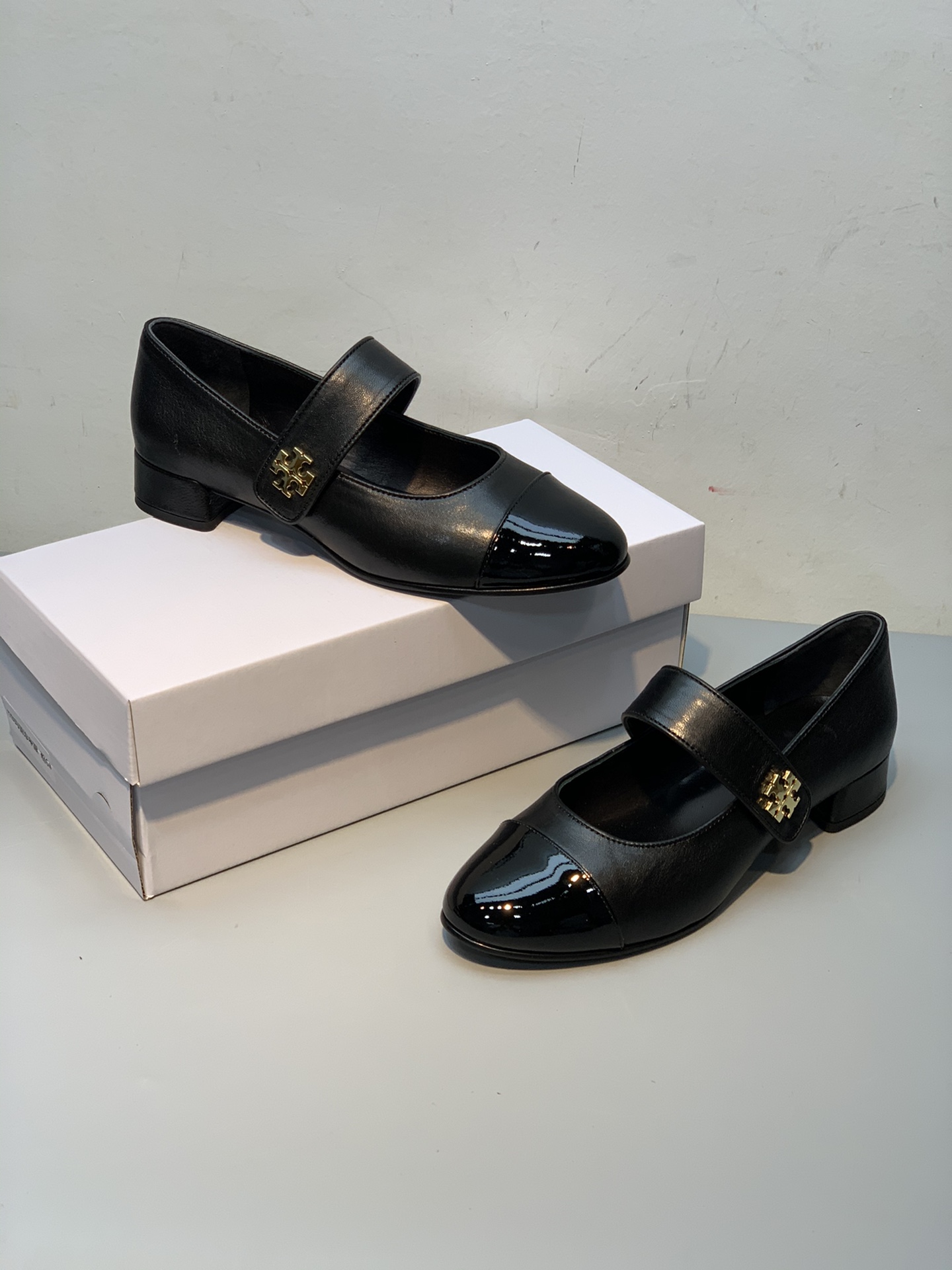 ⬆️23858-Tory Burch-855 gallery