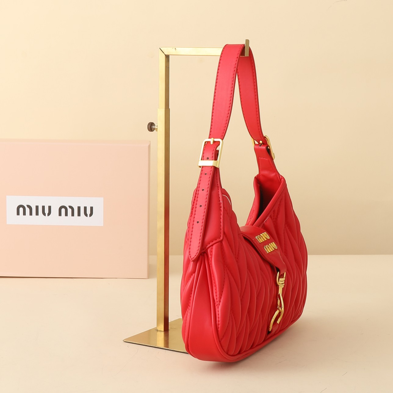 😀23890-MIUMIU-588 gallery