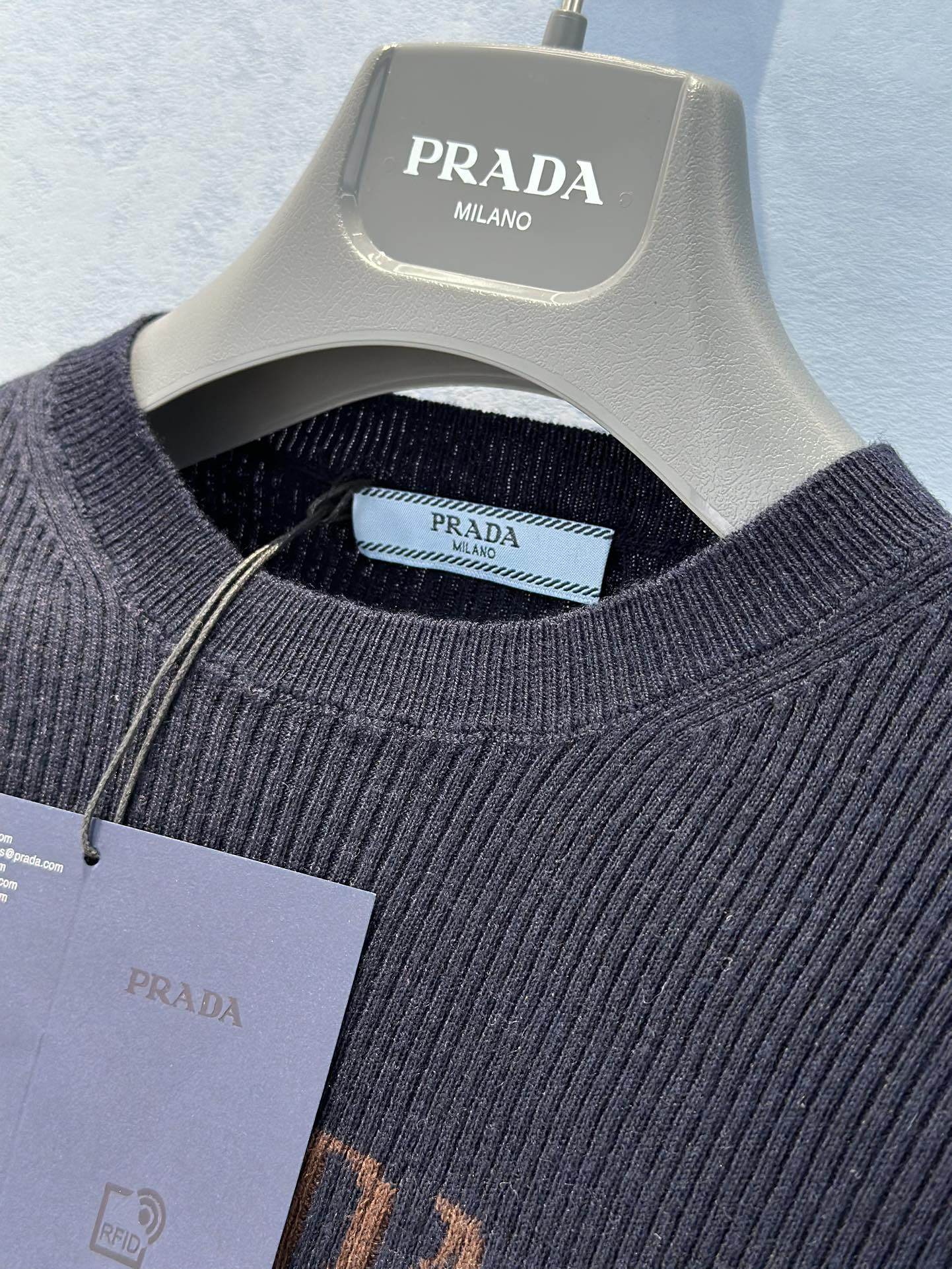 ⬆️23917-Prada-319 gallery