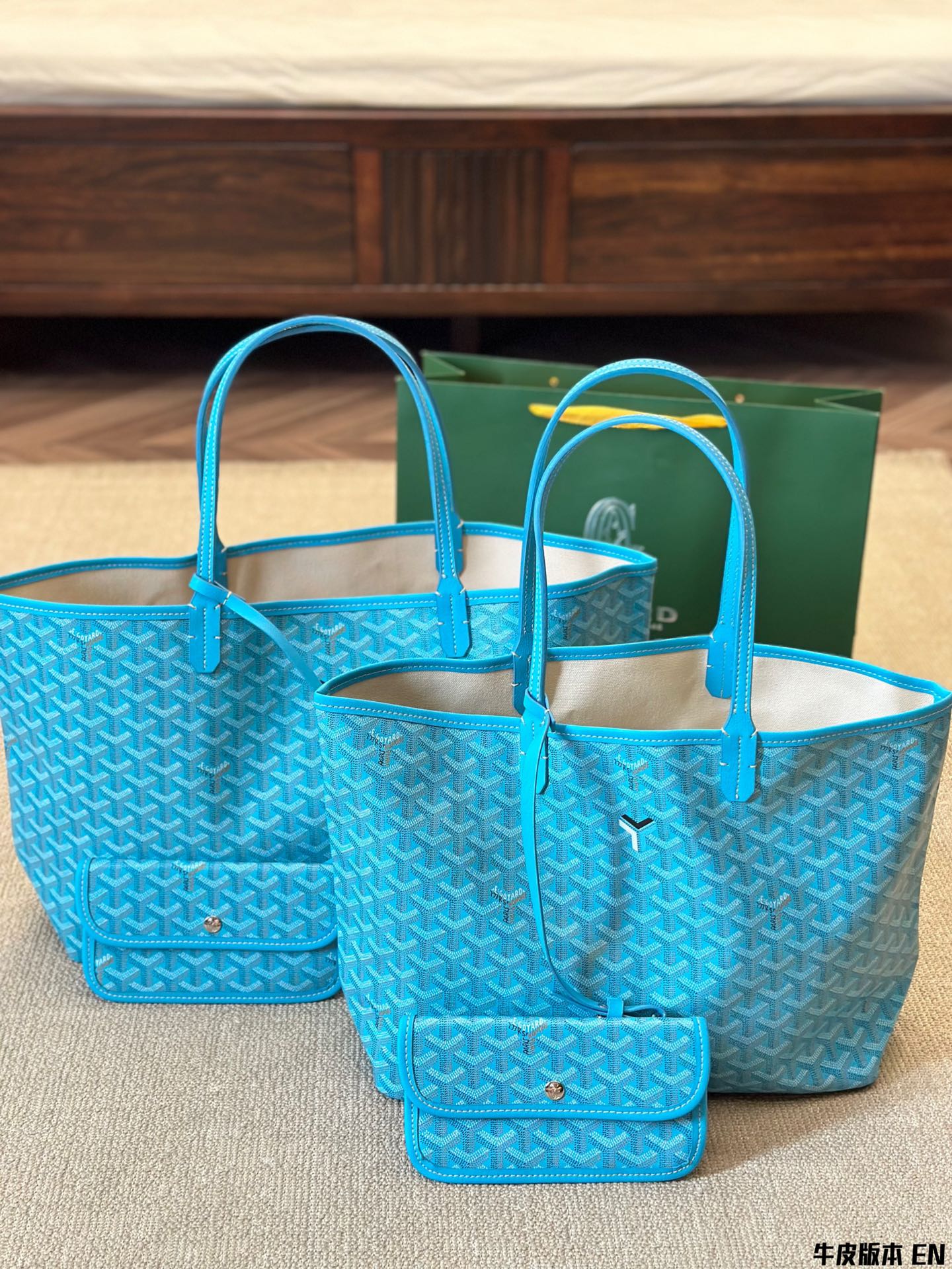 😀23929-goyard-399 gallery