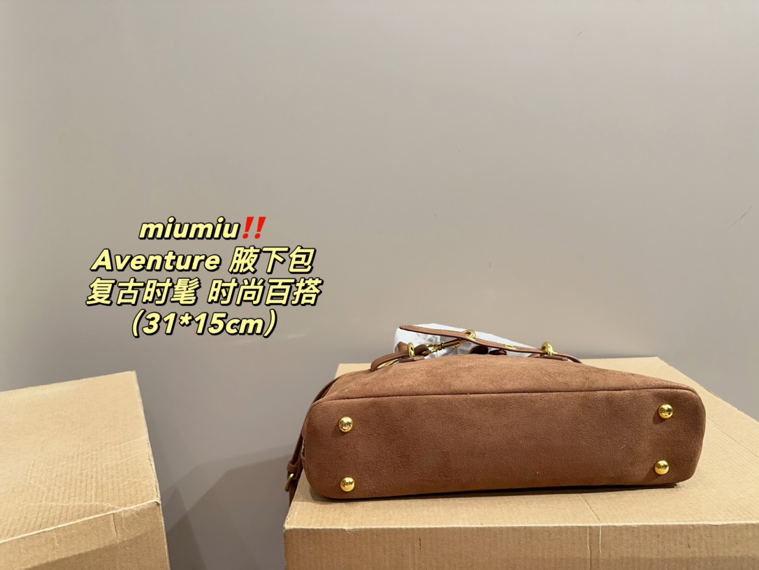 ⬆️23948-miumiu-489 gallery