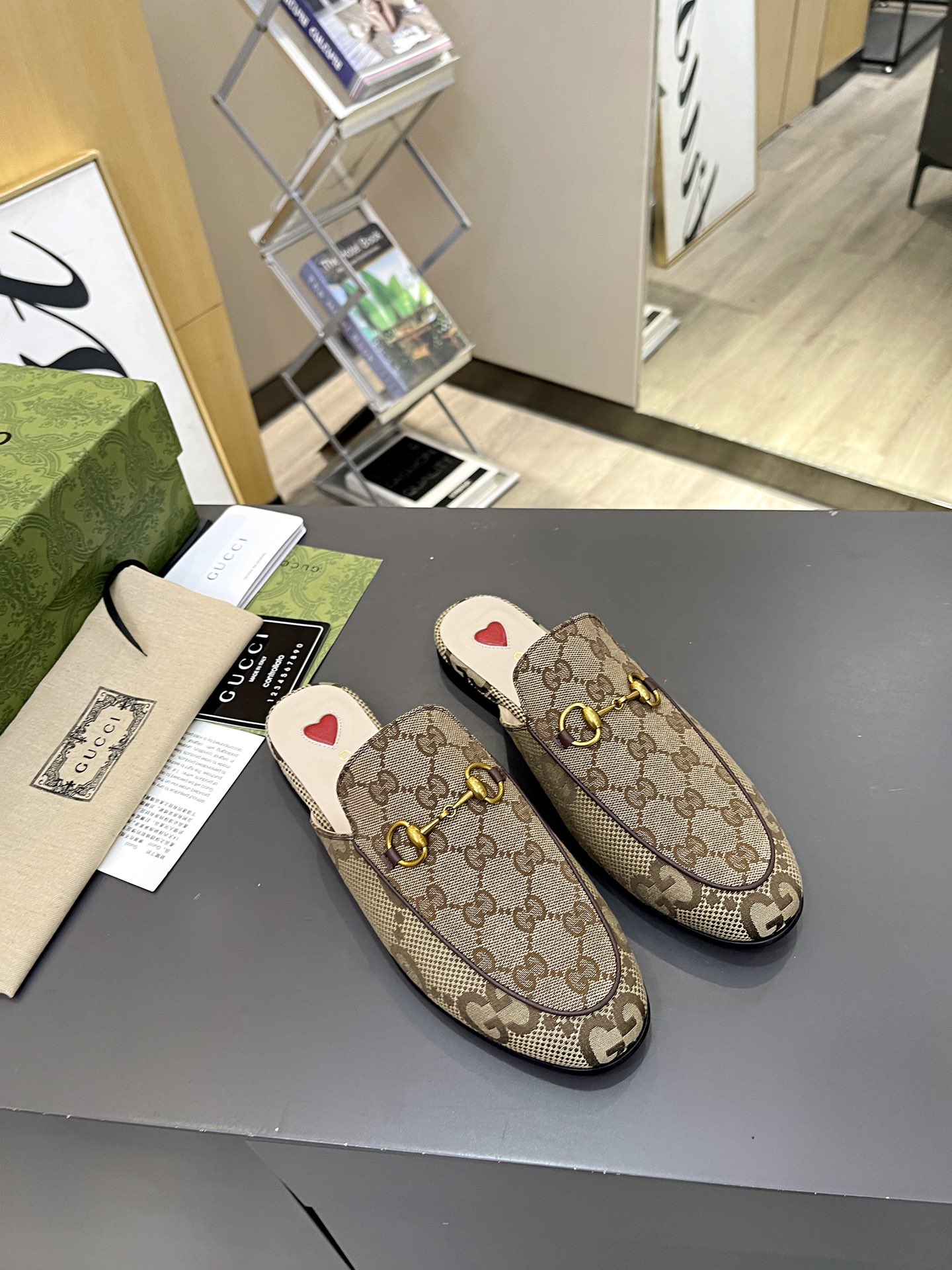 😀23950-Gucci-713 gallery