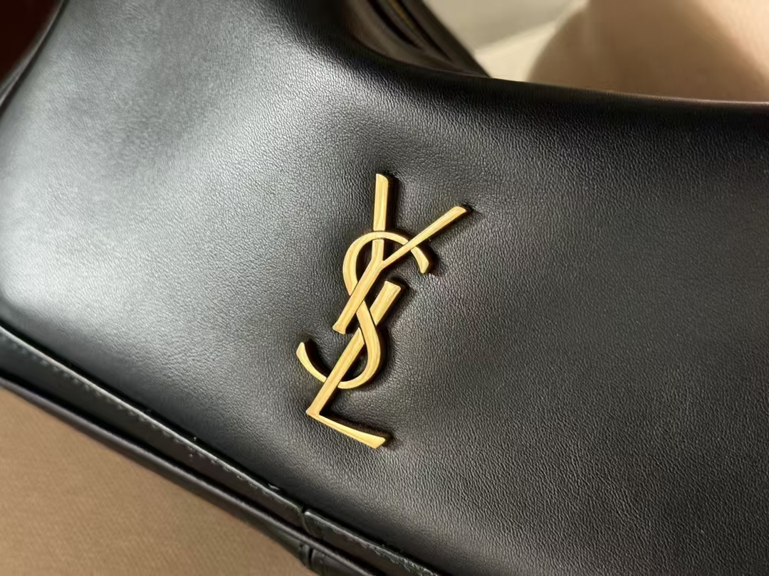 ⬆️23956-ysl-738 gallery