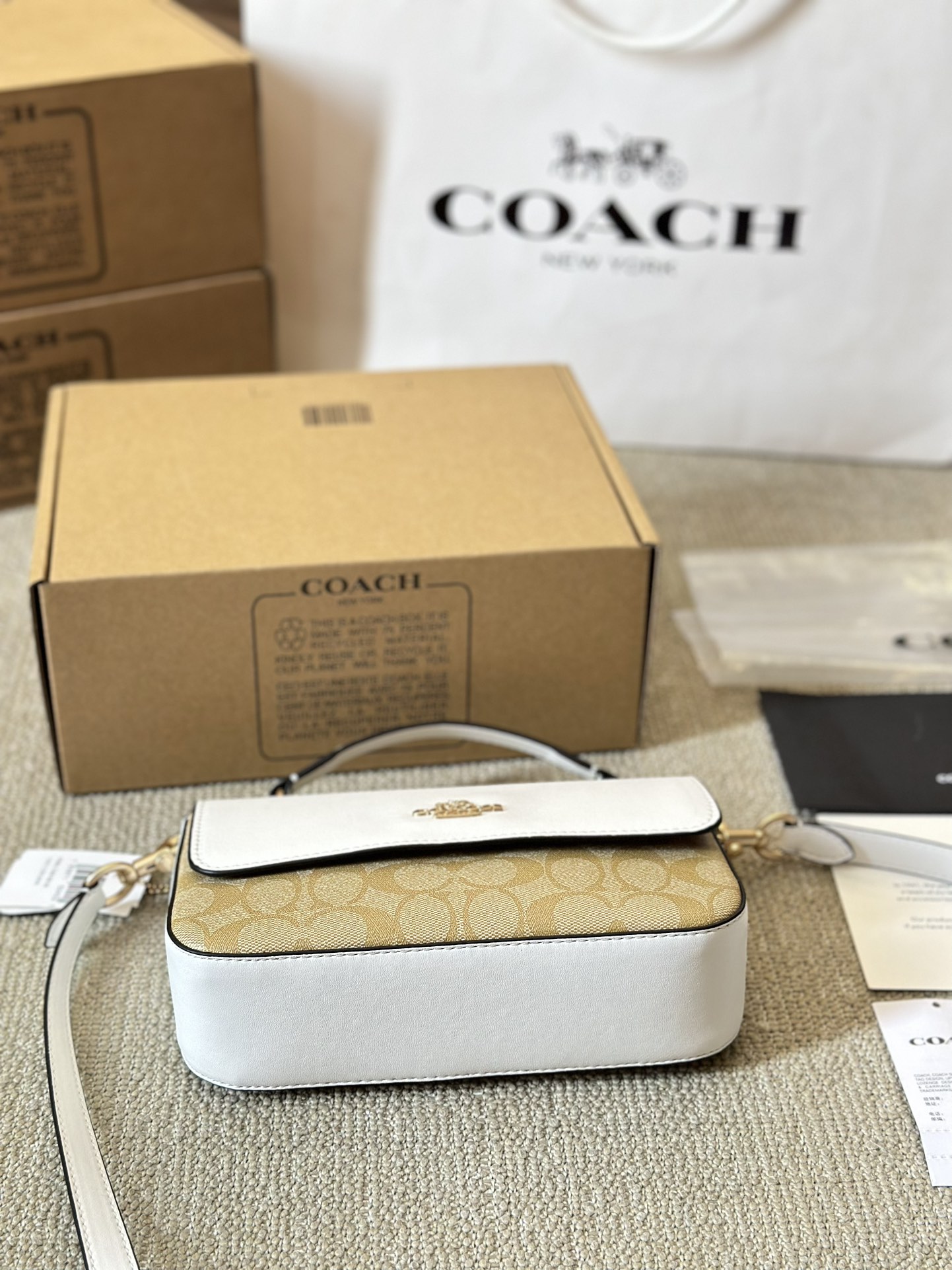 ⬆️23973-COACH-449 gallery