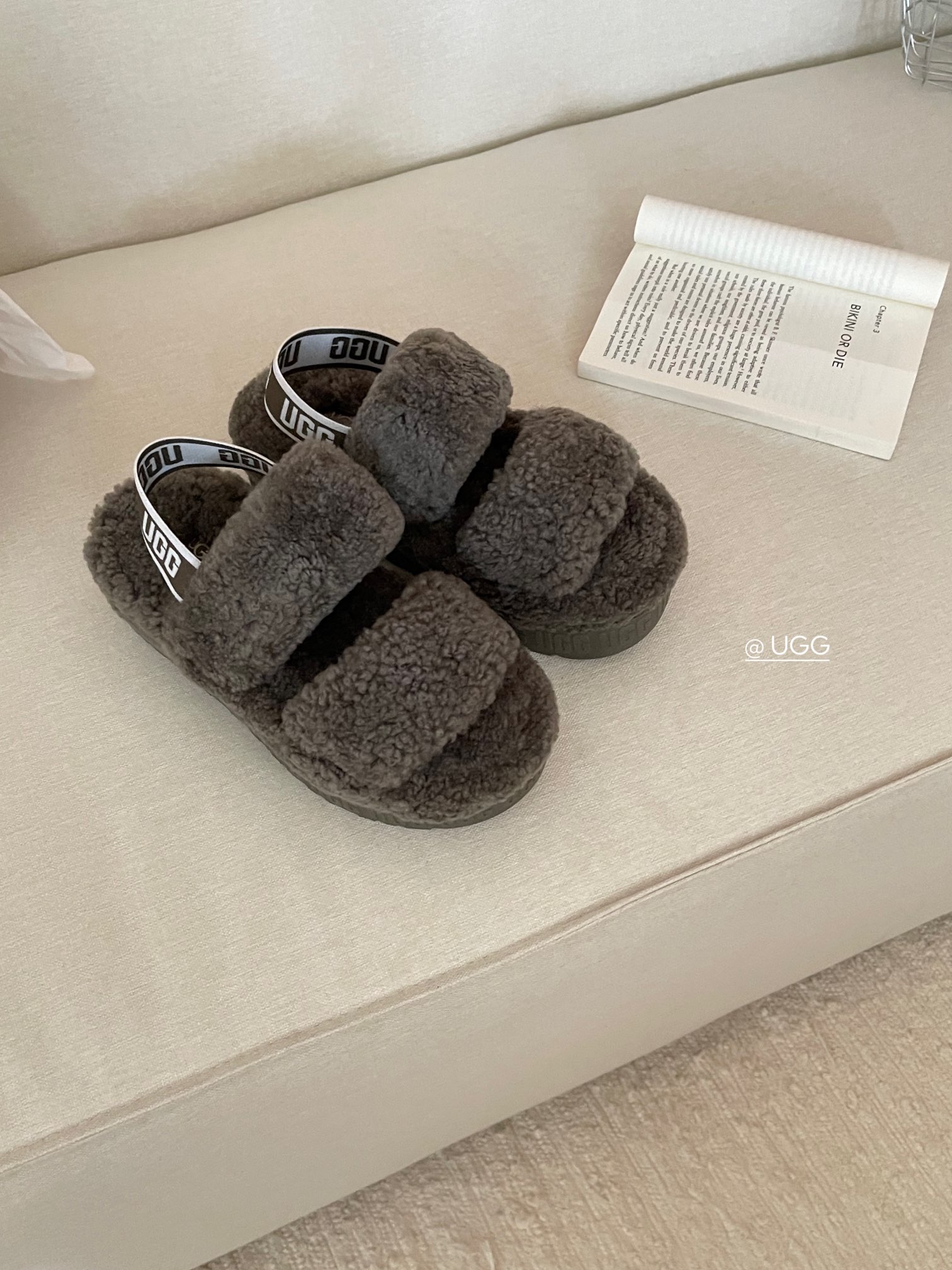 ⬆️23998-UGG-675 gallery