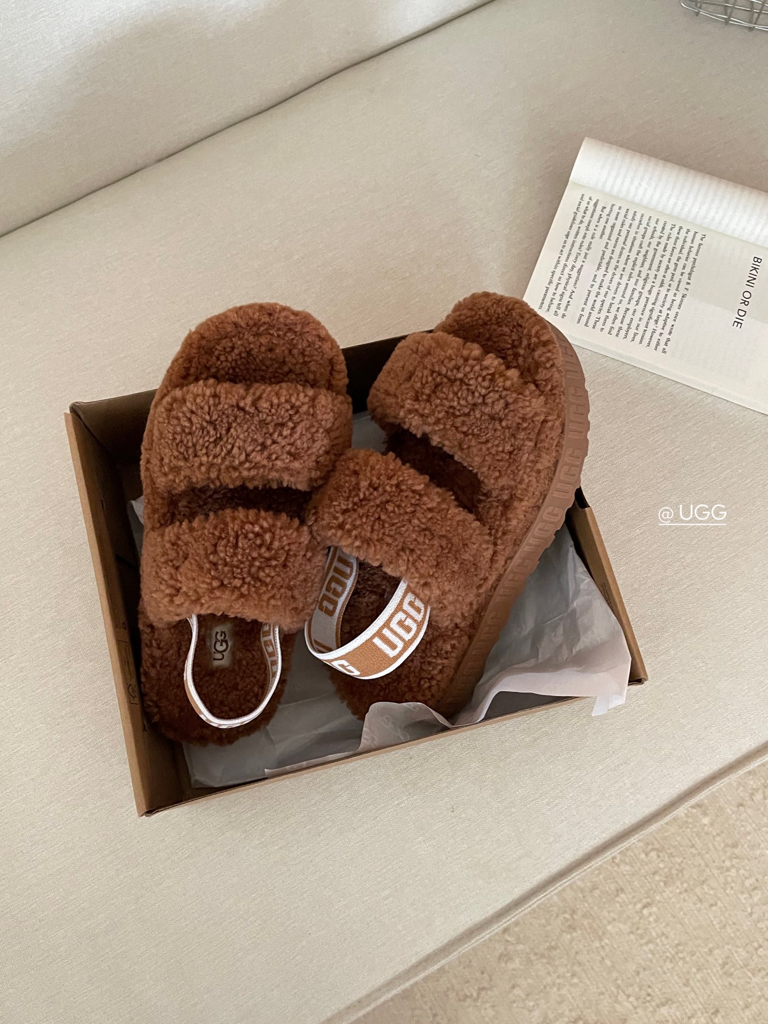 ⬆️23998-UGG-675 gallery