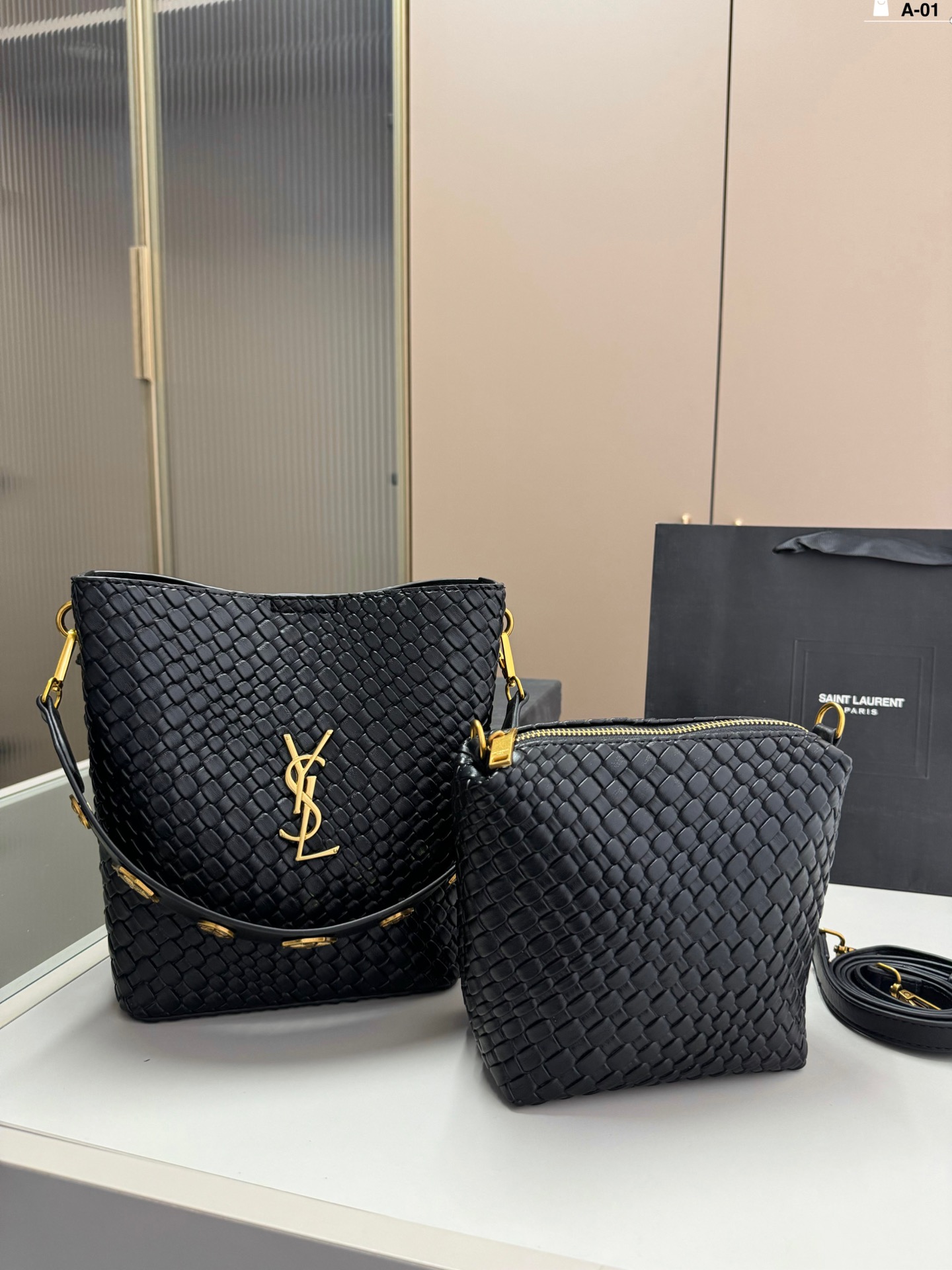 ⬆️24038-YSL-425 gallery