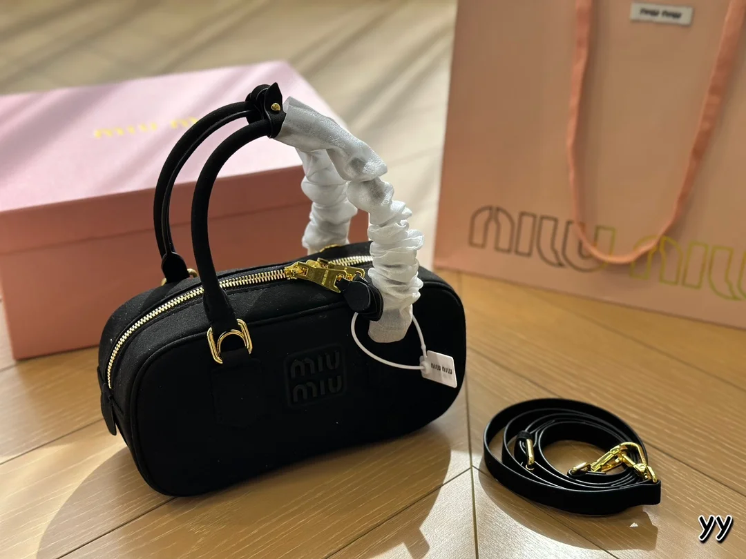 ⬆️24950-MIUMIU-489 gallery