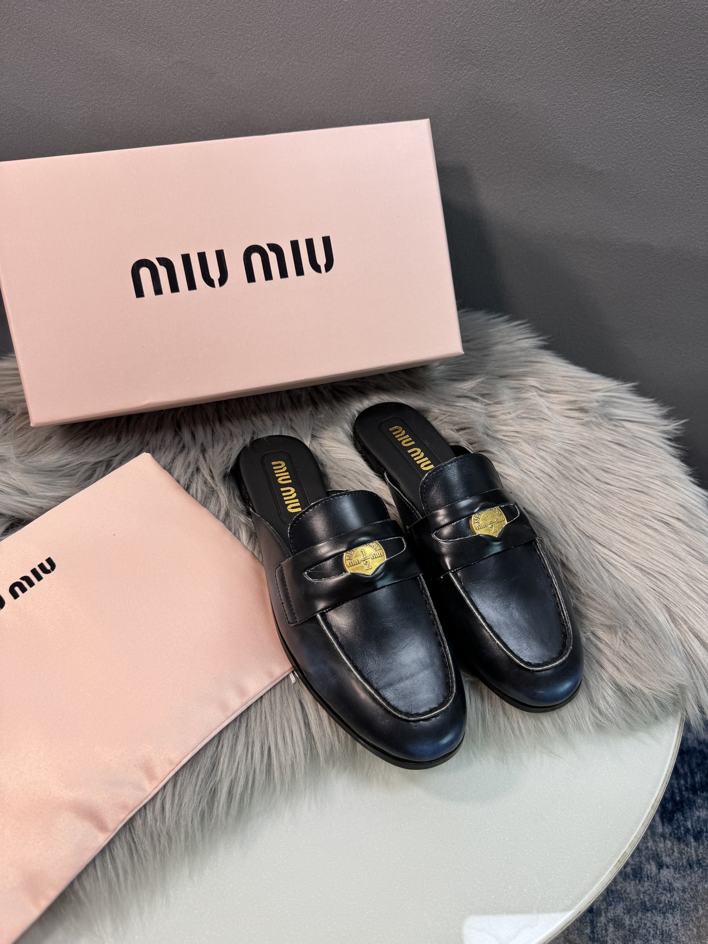 ⬆️24959-miumiu-598 gallery