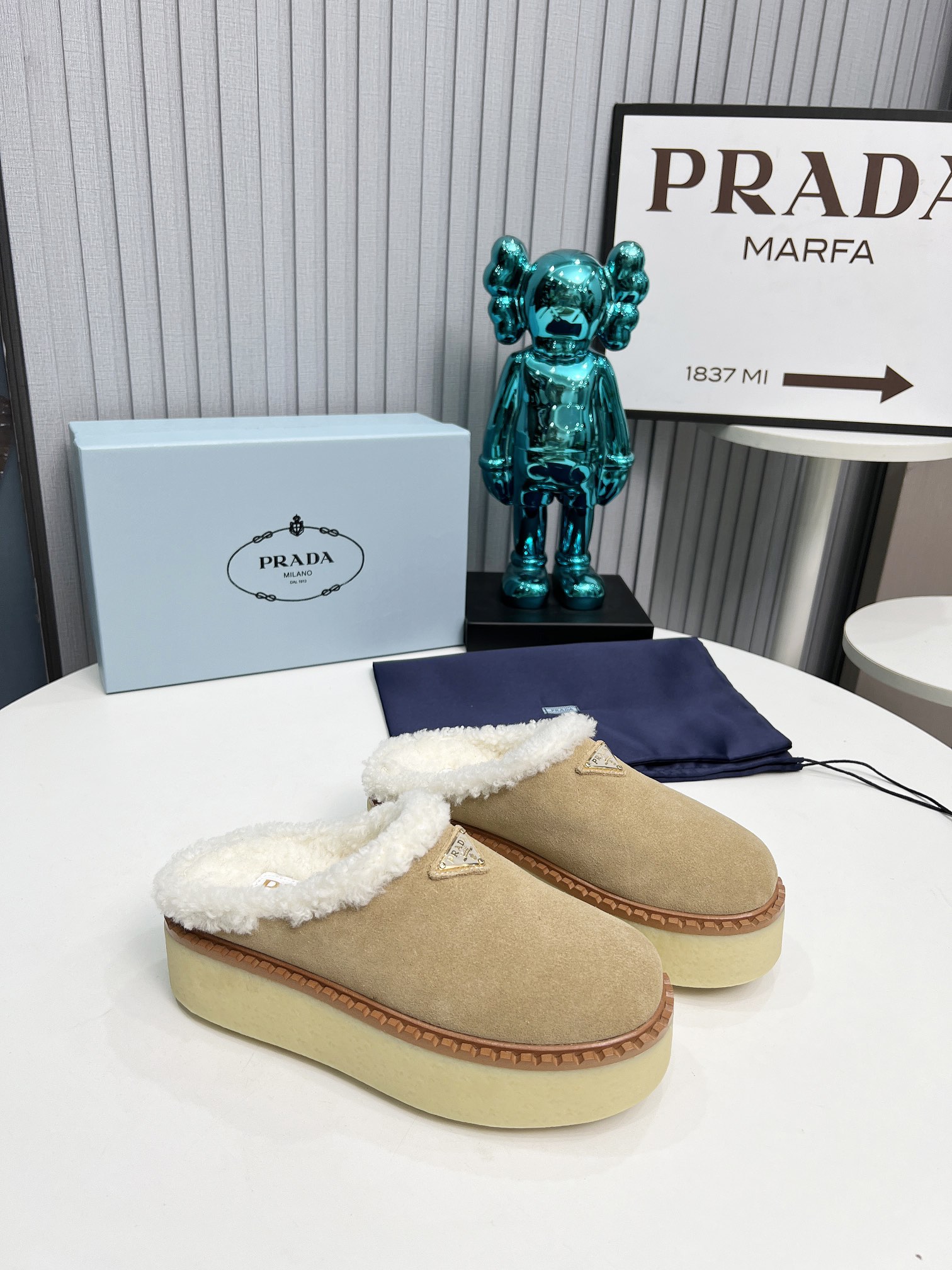 😀24981-Prada-950 gallery